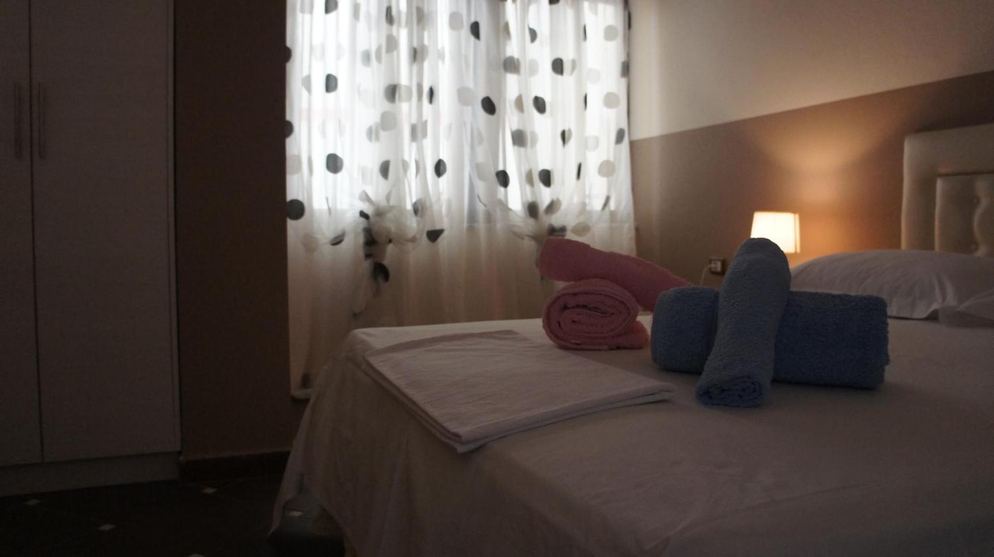 Megrooms Sarandë エクステリア 写真