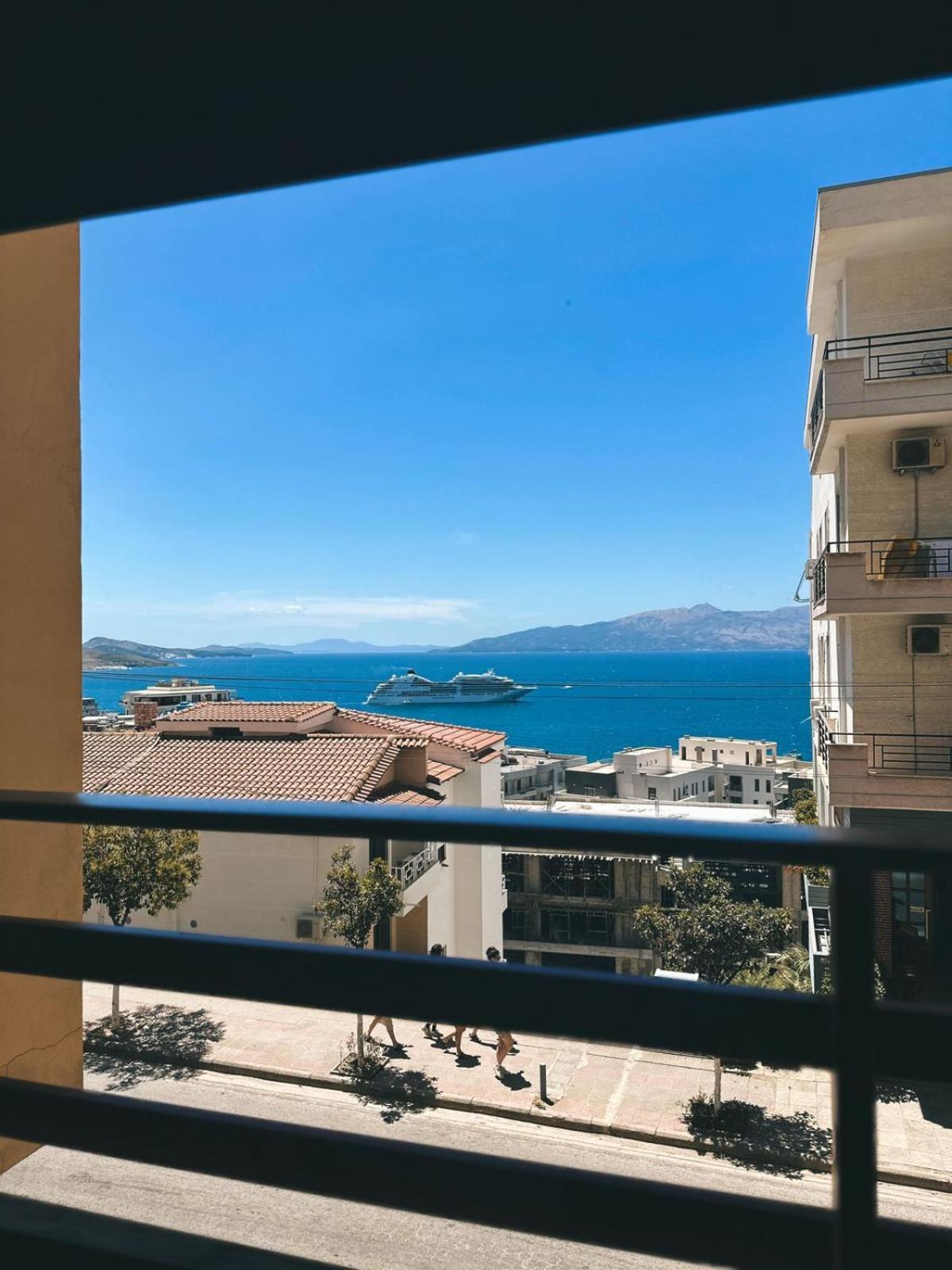 Megrooms Sarandë エクステリア 写真